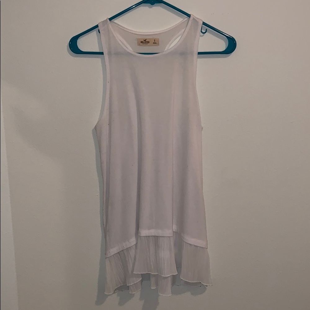 Holister white flow tank